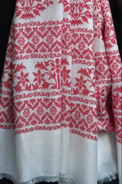 Wit en rood zijden sjaaltje, jacquard
