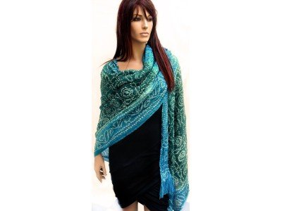 Tie en dye zijden sjaal of stola, groen, turquoise met witte stippen
