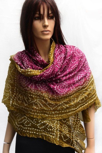 Zijden sjaal of stola, tie and dye, legergroen en fuchsia