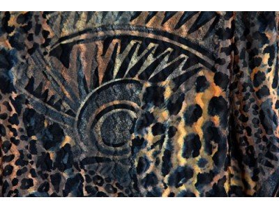 Luxe zijden sjaal, zwart en aardekleuren, egyptische sfeer, drapeert heel soepel