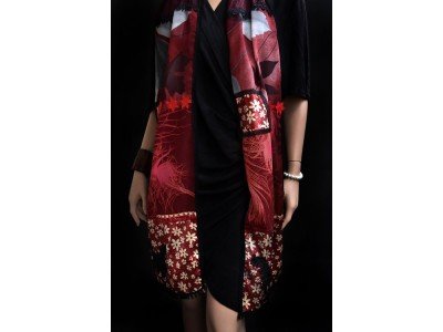 Patchwork vintage style sjaal met kant en franjes, rood, zwart en grijs