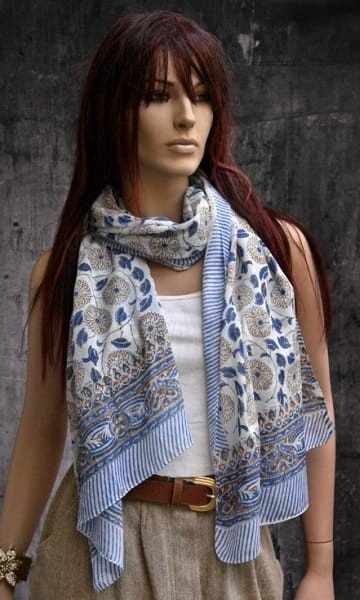 Blockprint sjaaltje van katoen, blauw, oranje en wit