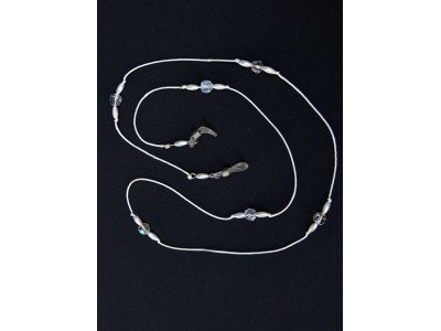 Handmade design brillenkoordje, wit met kralen