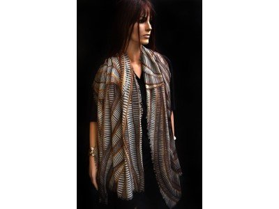 Wollen sjaal of stola, lijnenspel, bruin, cognac, beige, offwhite