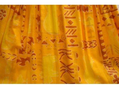 Katoenen sjaal of pareo met dierenprints; geel, camel, wit