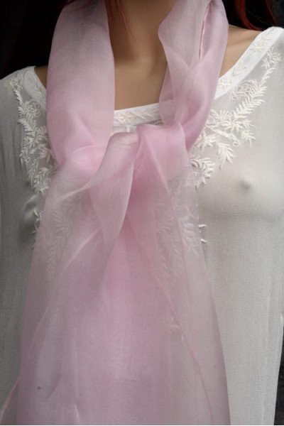 Elegante organza zijden sjaal, strawberry cream, lichtroze